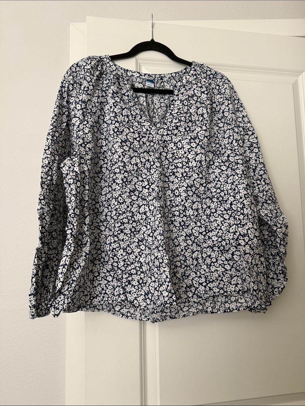 Old Navy Navy and White Floral Long-Sleeve Blouse